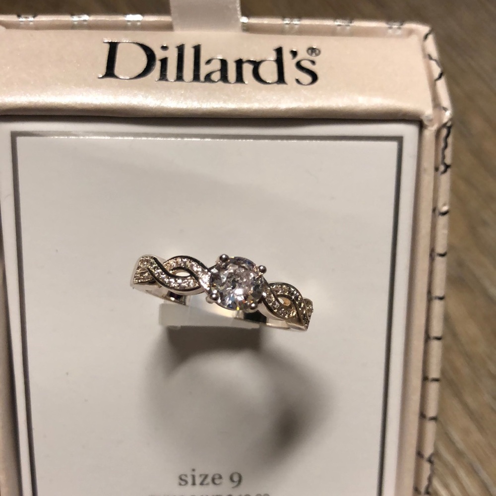 Brand🆕😍😍😍 DILLARD’S ring